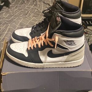 Nike Men's Black and White High-Top Sneakers